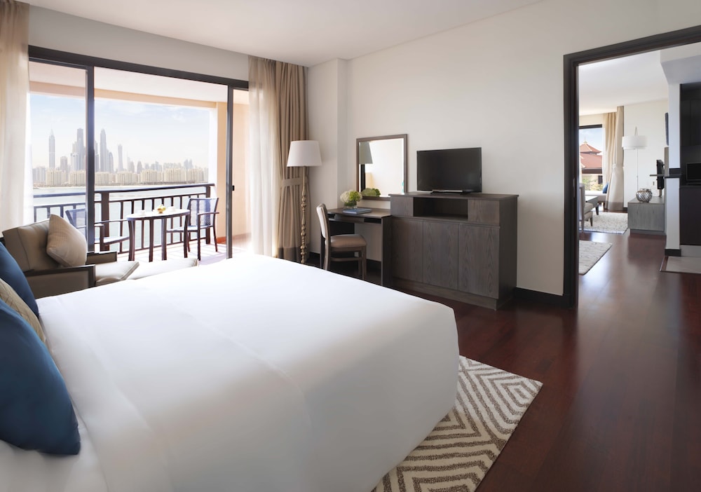 Anantara The Palm Dubai Resort — Hotel rooms in Dubai