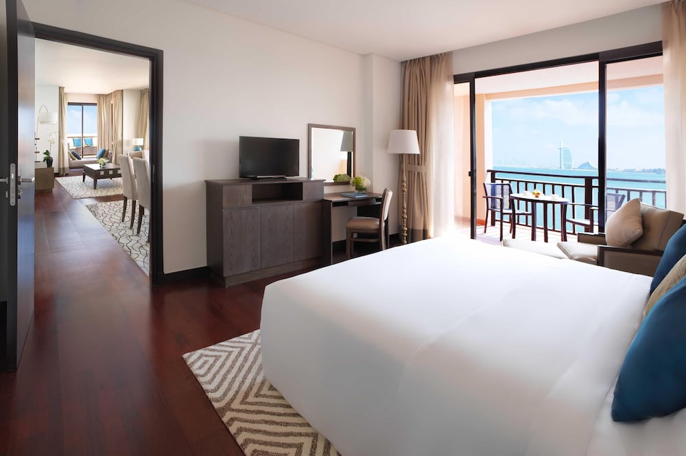 Anantara The Palm Dubai Resort — Hotel rooms in Dubai
