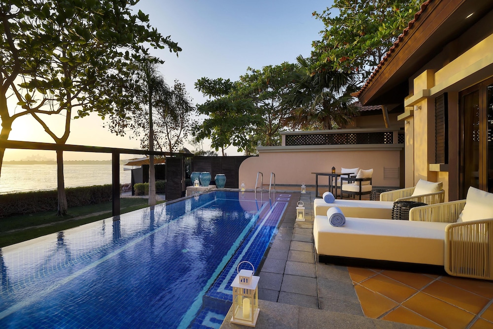 Anantara The Palm Dubai Resort — Swimming pool in Dubai