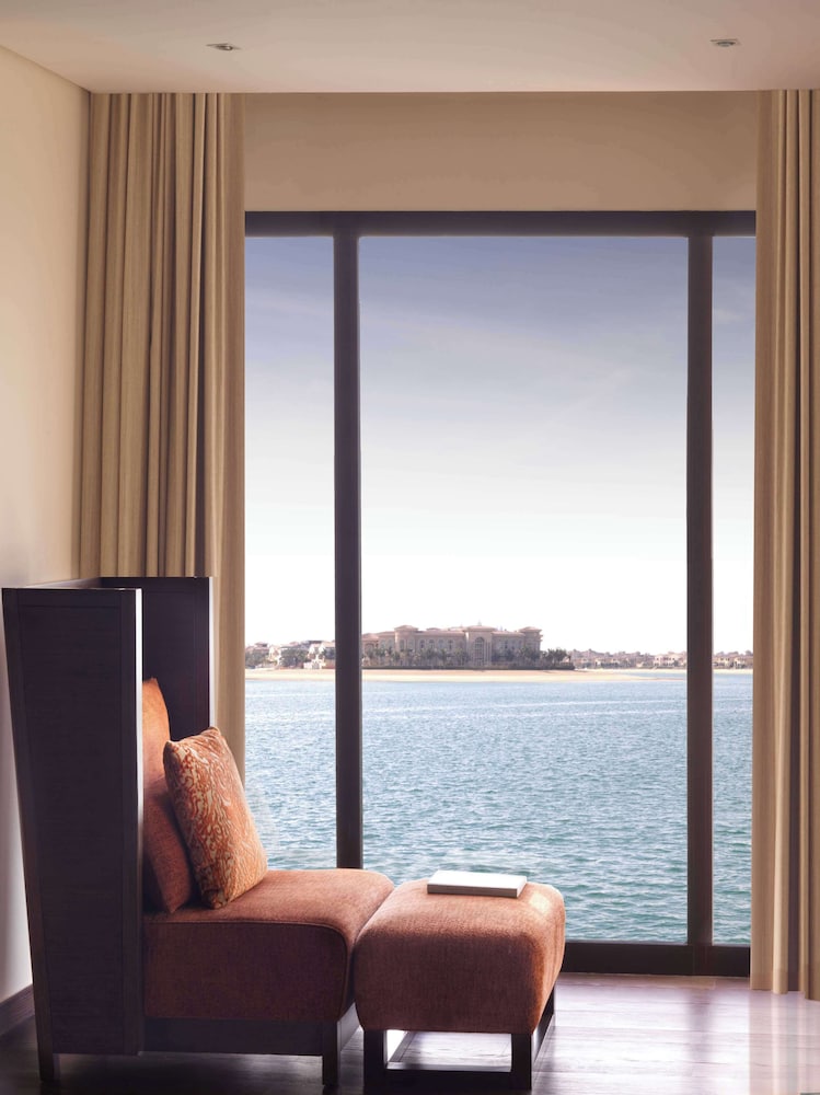 Anantara The Palm Dubai Resort — Hotel rooms in Dubai