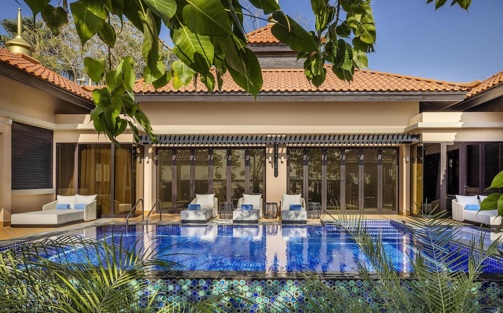 Anantara The Palm Dubai Resort — Swimming pool in Dubai