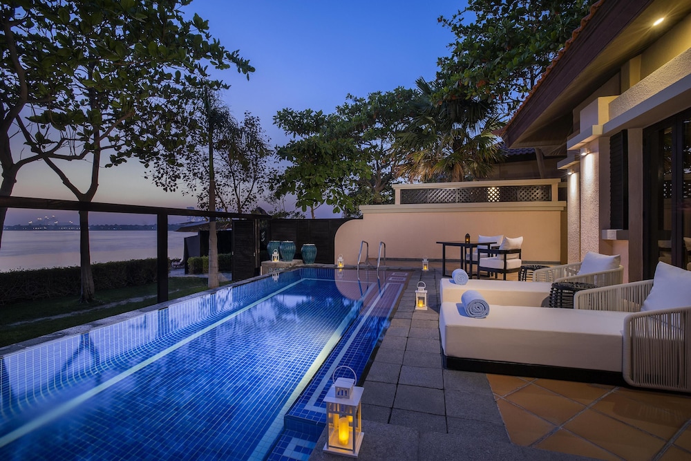 Anantara The Palm Dubai Resort — Swimming pool in Dubai