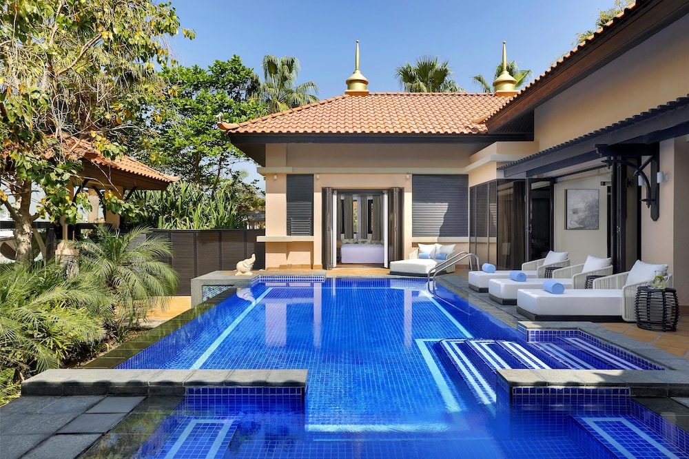 Anantara The Palm Dubai Resort — Swimming pool in Dubai