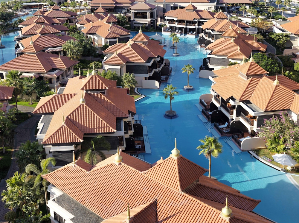 Anantara The Palm Dubai Resort — Swimming pool in Dubai