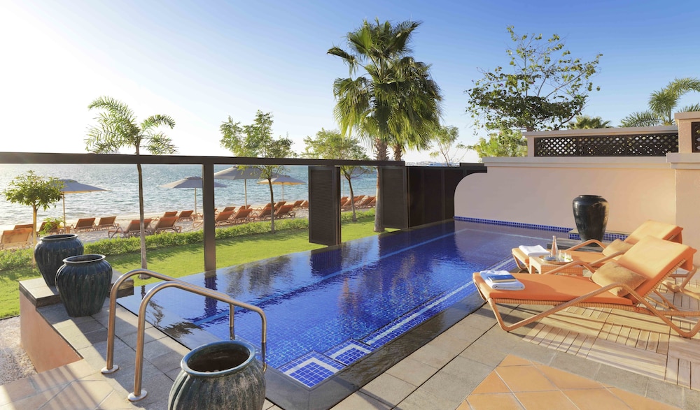 Anantara The Palm Dubai Resort — Swimming pool in Dubai