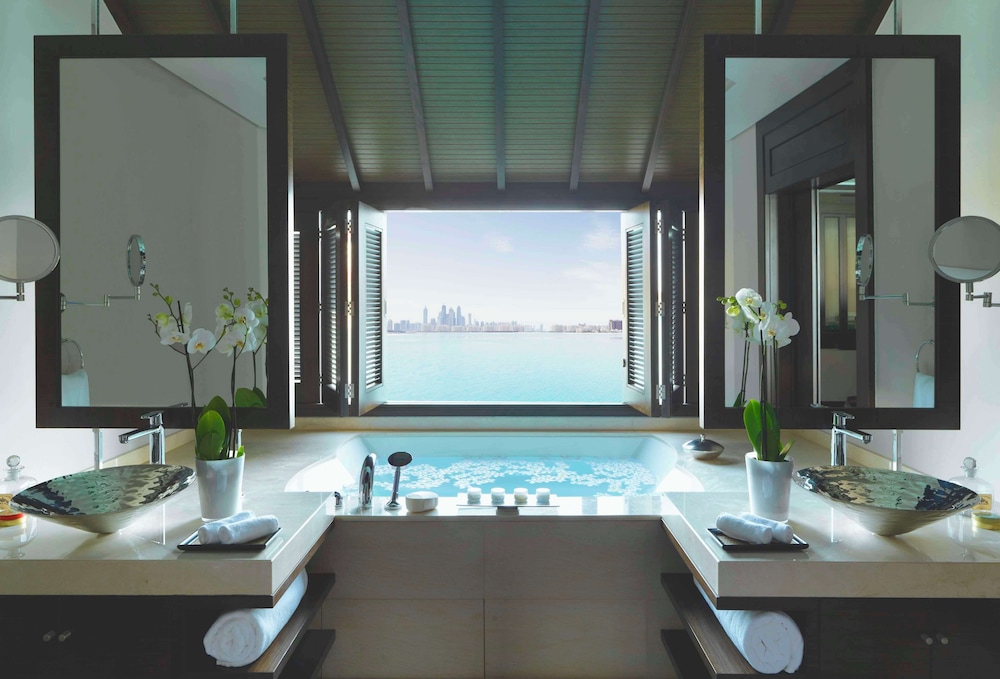 Anantara The Palm Dubai Resort — Hotel rooms in Dubai