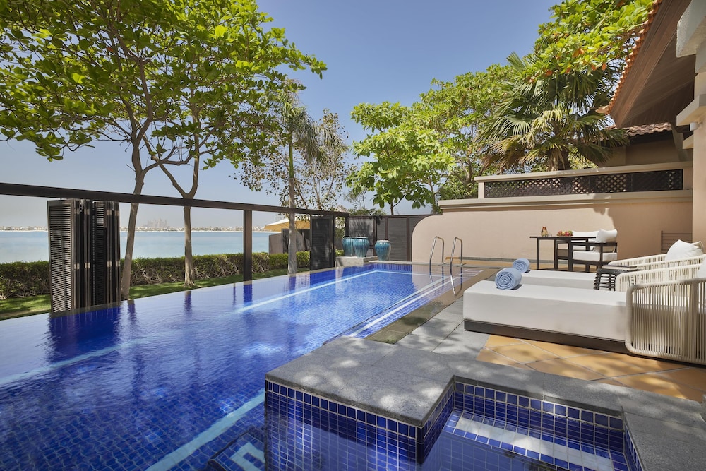 Anantara The Palm Dubai Resort — Swimming pool in Dubai