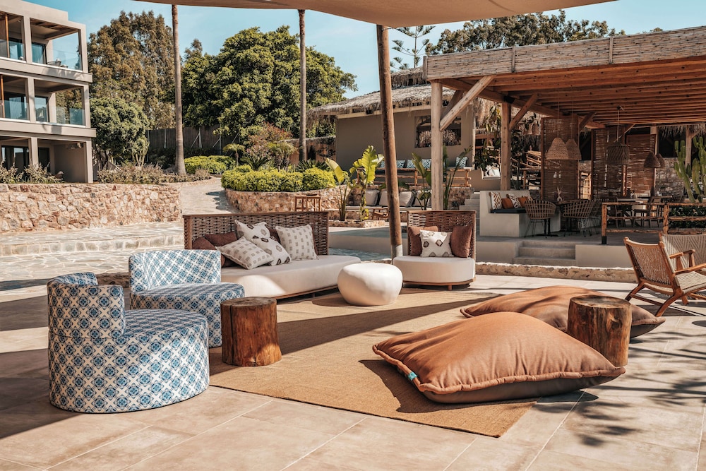 Sagredo Beachfront Retreat & Spa by E-GEO — Restaurant & bars in Psalidi, South Aegean