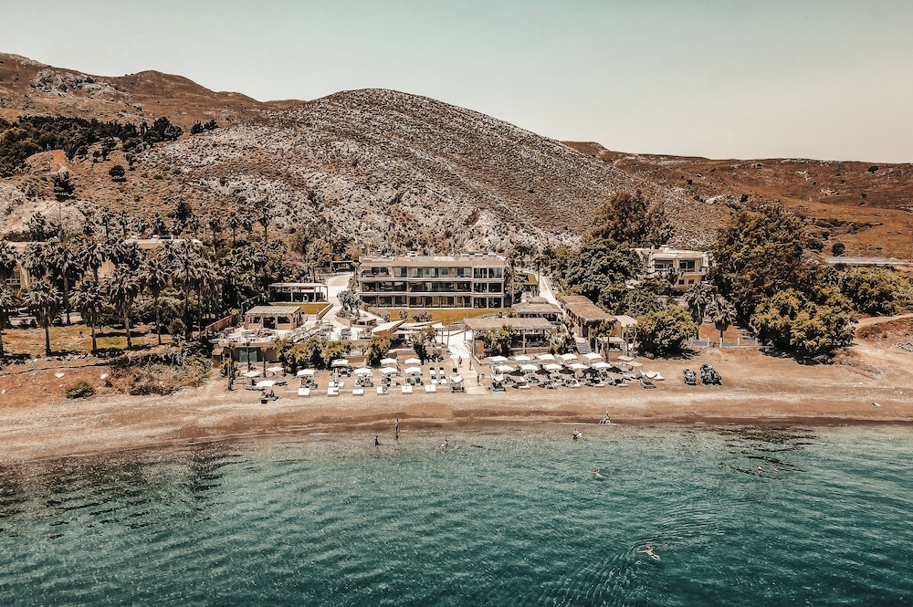 Sagredo Beachfront Retreat & Spa by E-GEO — Main photo in Psalidi, South Aegean