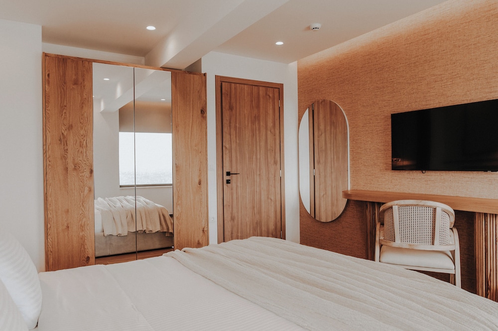 Sagredo Beachfront Retreat & Spa by E-GEO — Hotel rooms in Psalidi, South Aegean