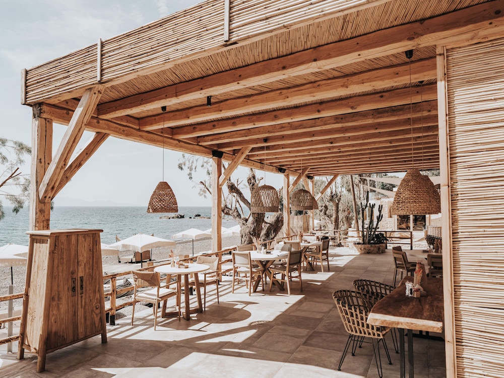 Sagredo Beachfront Retreat & Spa by E-GEO — Restaurant & bars in Psalidi, South Aegean