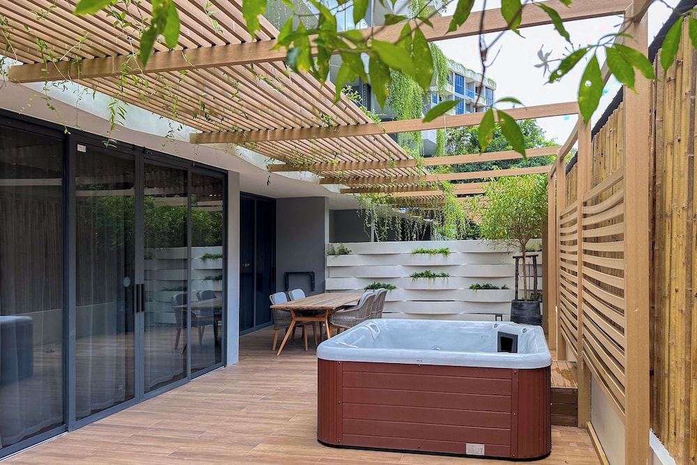 La Green Hotel & Residence — Swimming pool in Bang Tao Beach, Phuket Province