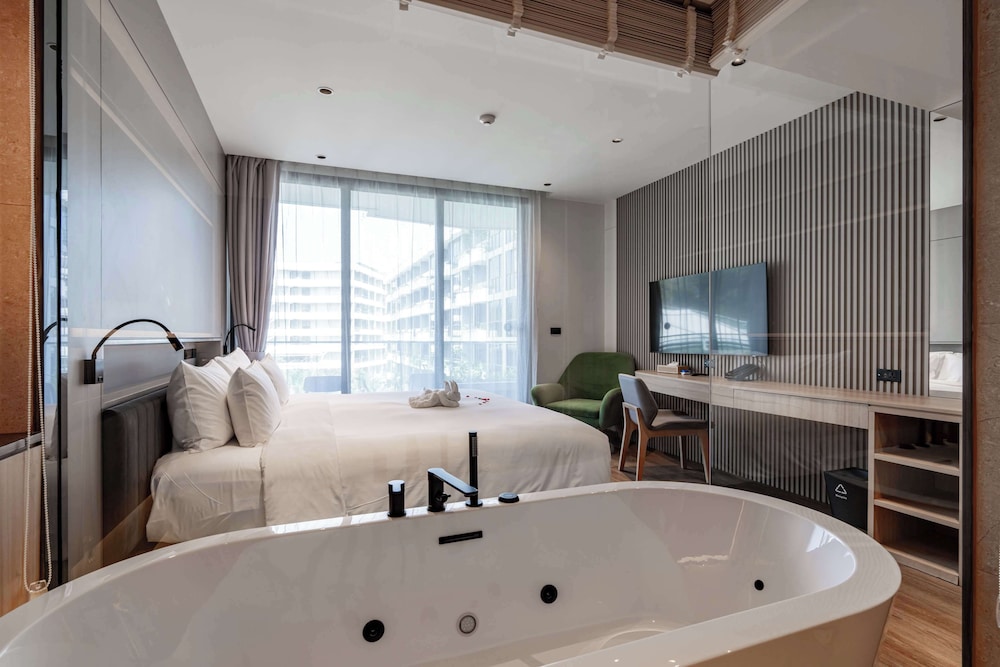 La Green Hotel & Residence — Hotel rooms in Bang Tao Beach, Phuket Province