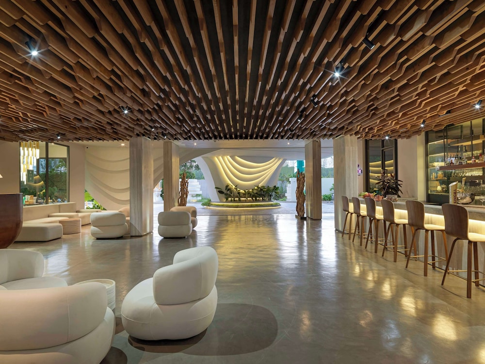 La Green Hotel & Residence — Restaurant & bars in Bang Tao Beach, Phuket Province