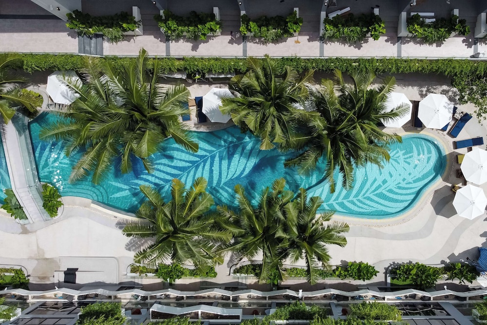 La Green Hotel & Residence — Swimming pool in Bang Tao Beach, Phuket Province