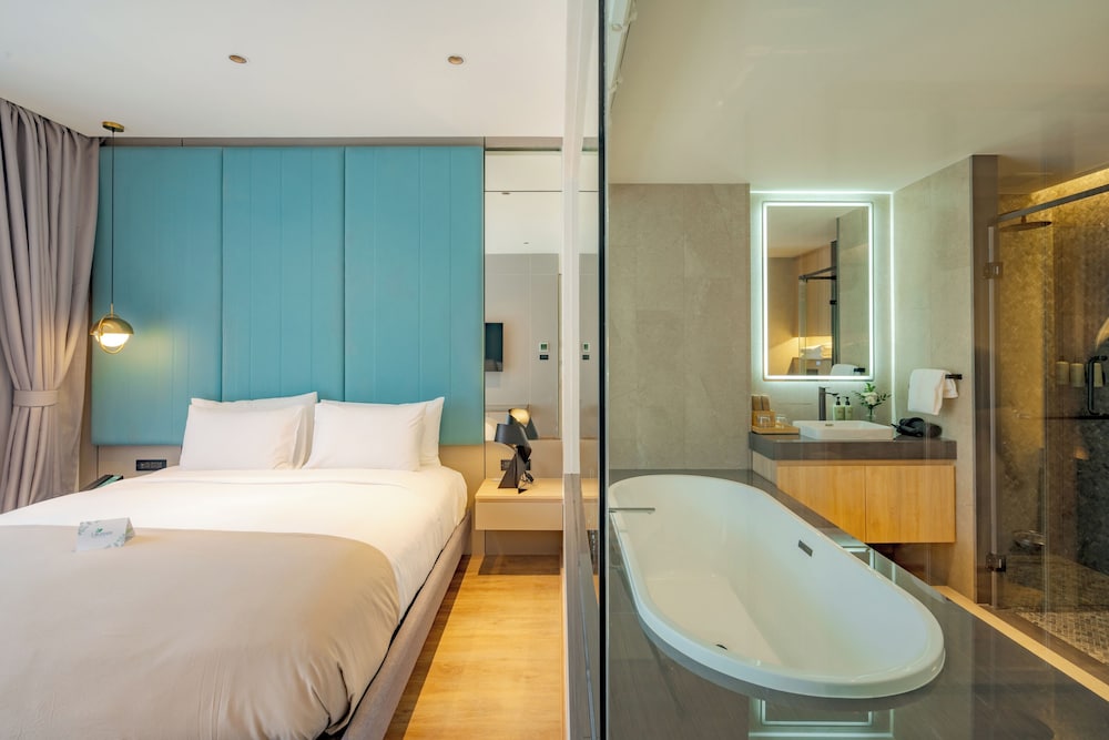 La Green Hotel & Residence — Hotel rooms in Bang Tao Beach, Phuket Province