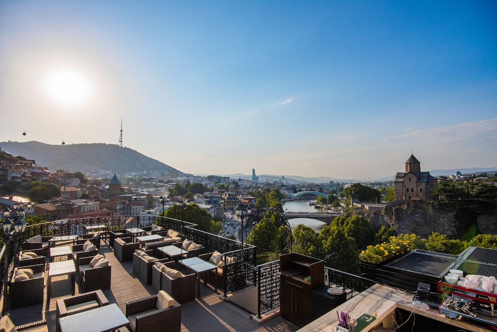 Tiflis Palace - zdjęcie 2