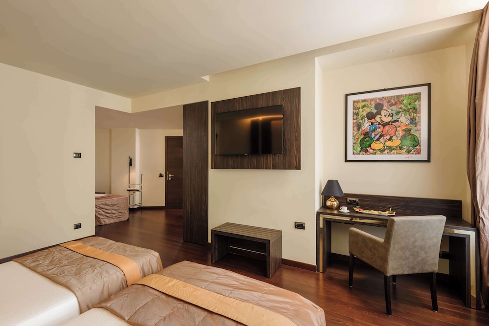 The Square Milano Duomo - Preferred Hotels & Resorts — Hotel rooms in Milan, Lombardy