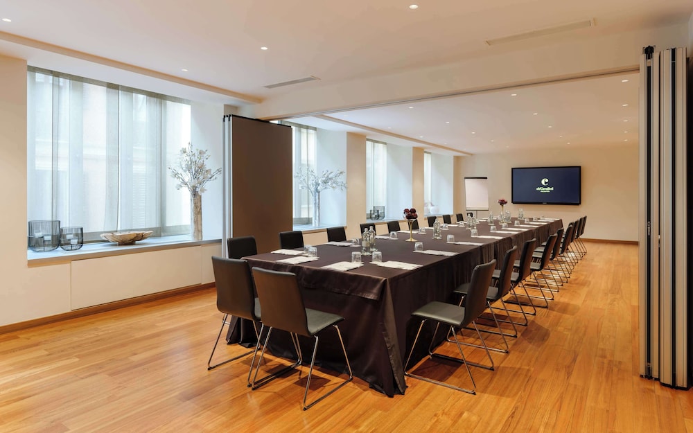 The Square Milano Duomo - Preferred Hotels & Resorts — Hotel building in Milan, Lombardy