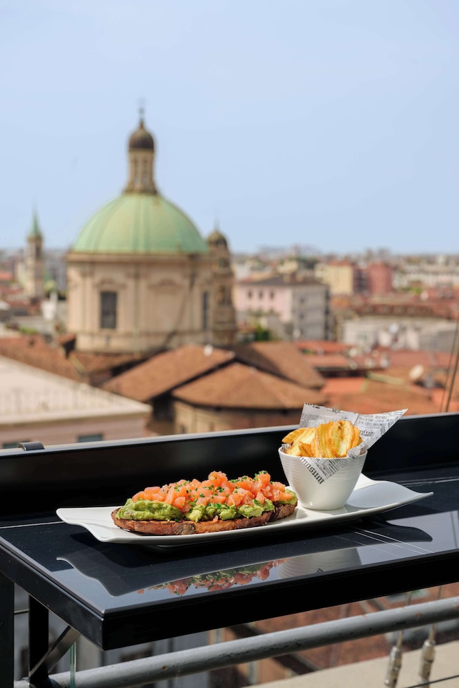The Square Milano Duomo - Preferred Hotels & Resorts — Restaurant & bars in Milan, Lombardy