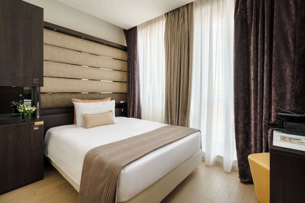 The Square Milano Duomo - Preferred Hotels & Resorts — Hotel rooms in Milan, Lombardy
