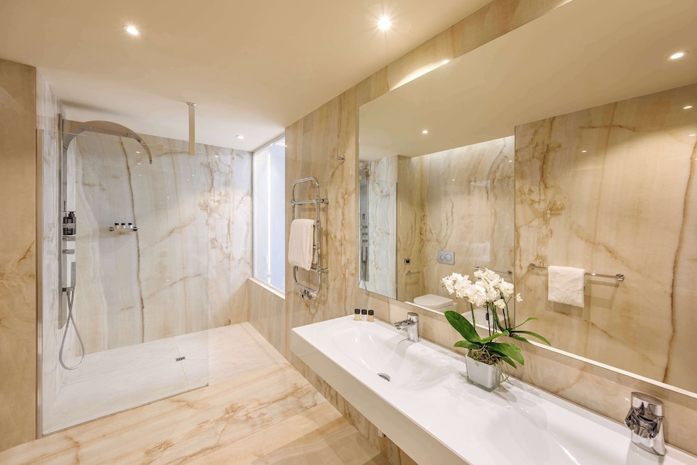 The Square Milano Duomo - Preferred Hotels & Resorts — Hotel rooms in Milan, Lombardy