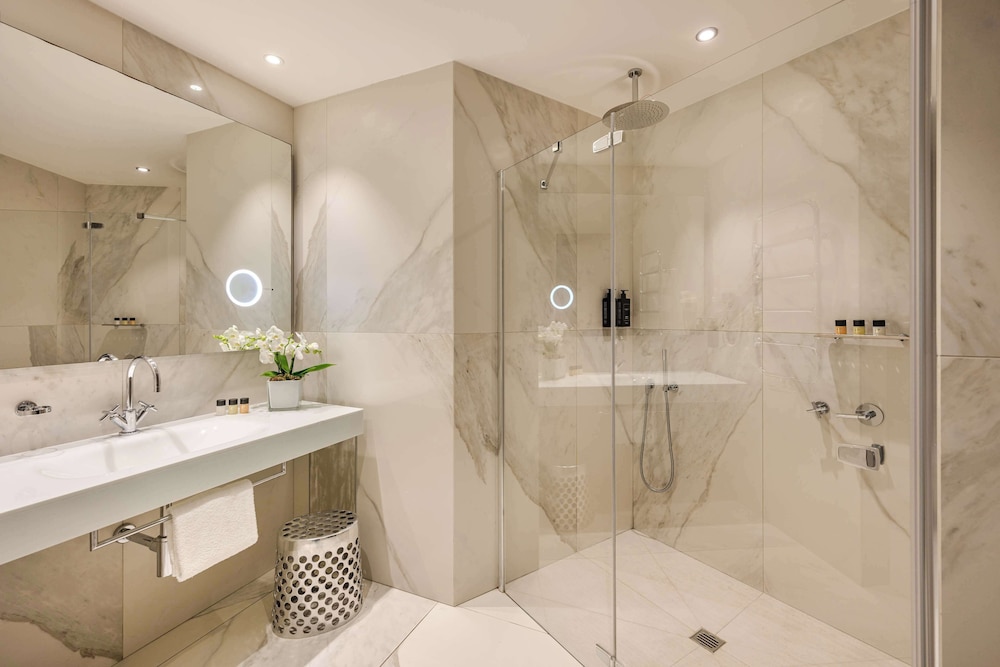 The Square Milano Duomo - Preferred Hotels & Resorts — Hotel rooms in Milan, Lombardy