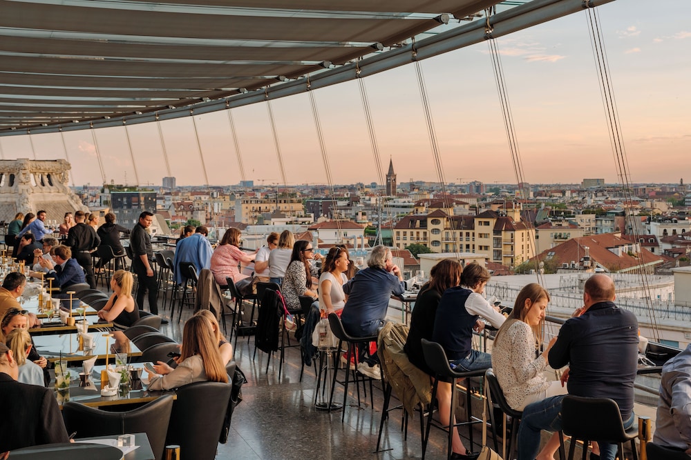 The Square Milano Duomo - Preferred Hotels & Resorts — Restaurant & bars in Milan, Lombardy