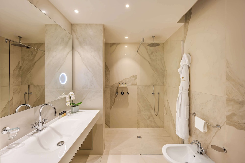 The Square Milano Duomo - Preferred Hotels & Resorts — Hotel rooms in Milan, Lombardy
