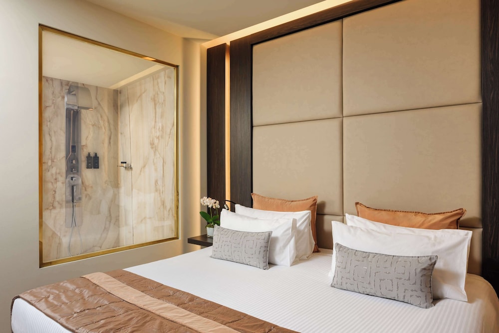 The Square Milano Duomo - Preferred Hotels & Resorts — Hotel rooms in Milan, Lombardy