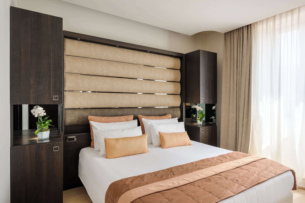 The Square Milano Duomo - Preferred Hotels & Resorts — Hotel rooms in Milan, Lombardy