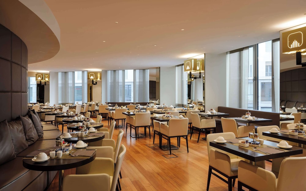 The Square Milano Duomo - Preferred Hotels & Resorts — Restaurant & bars in Milan, Lombardy