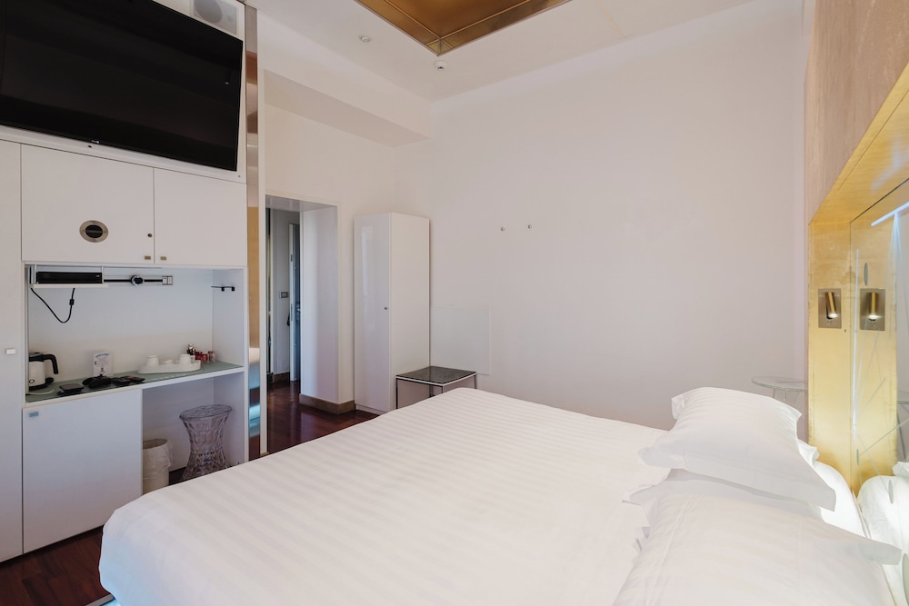 Hotel Trecento — Hotel rooms in Rome, Lazio