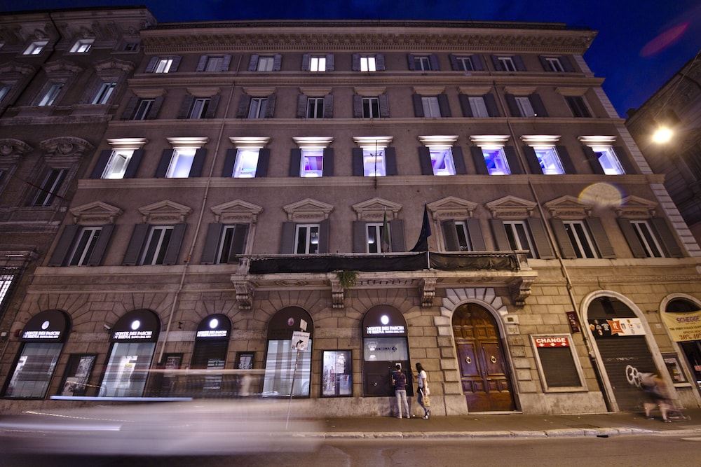Hotel Trecento — Hotel building in Rome, Lazio
