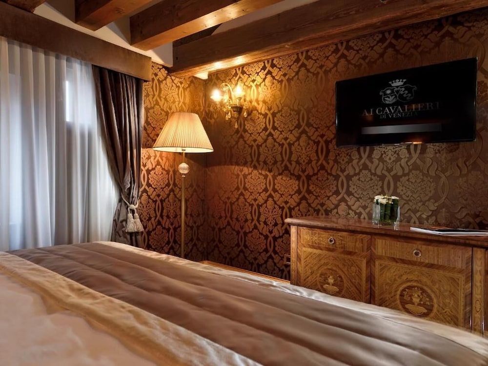 Hotel Ai Cavalieri di Venezia — Hotel rooms in Venice, Veneto