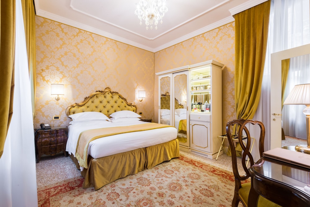 Hotel Ai Cavalieri di Venezia — Hotel rooms in Venice, Veneto