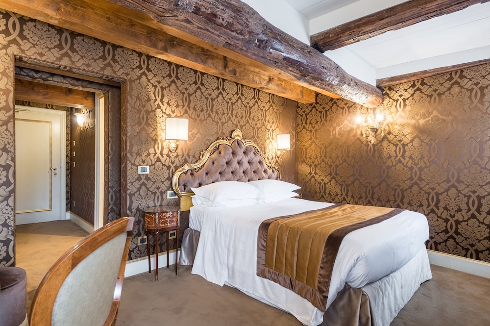 Hotel Ai Cavalieri di Venezia — Hotel rooms in Venice, Veneto