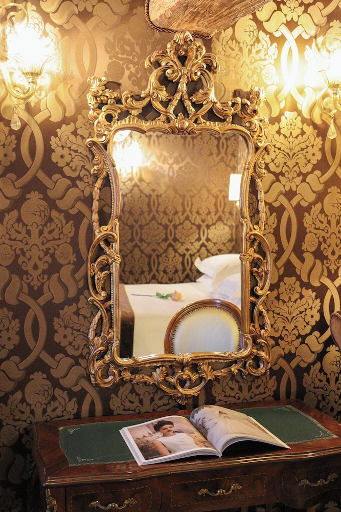 Hotel Ai Cavalieri di Venezia — Hotel rooms in Venice, Veneto