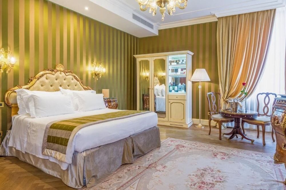 Hotel Ai Cavalieri di Venezia — Hotel rooms in Venice, Veneto