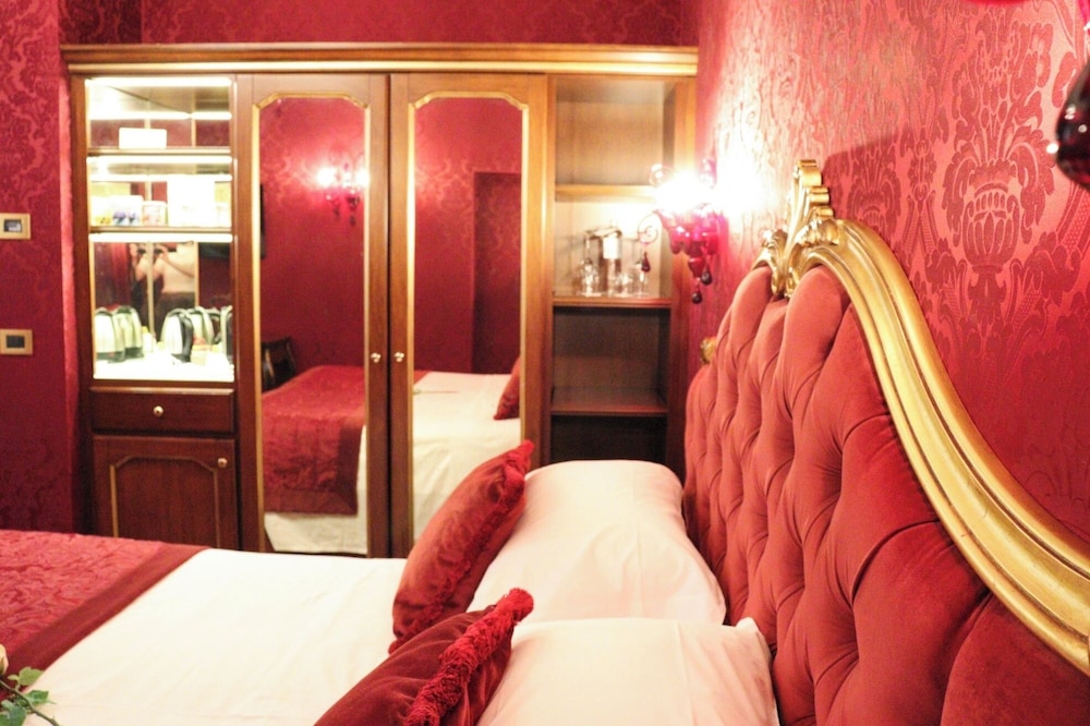 Hotel Ai Cavalieri di Venezia — Hotel rooms in Venice, Veneto