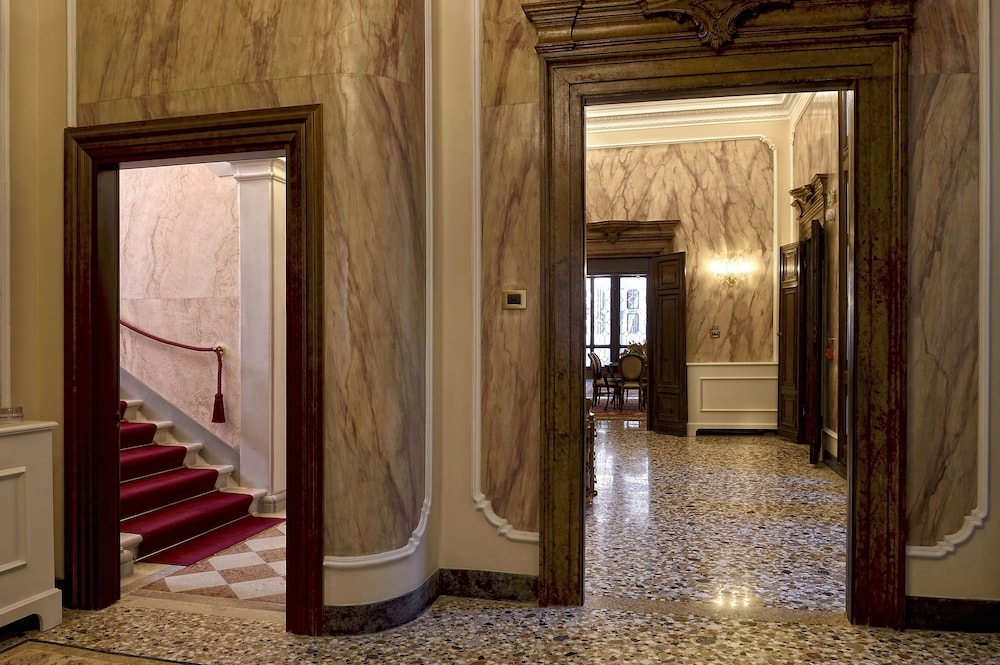 Hotel Ai Cavalieri di Venezia — Hotel building in Venice, Veneto
