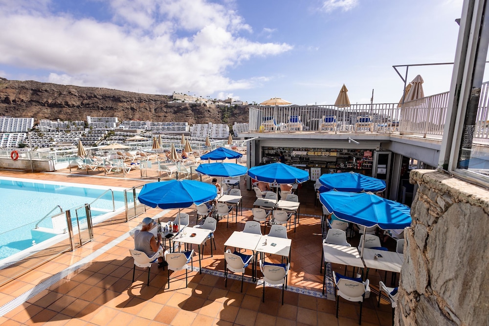Servatur Montebello — Restaurant & bars in Puerto Rico, Canary Islands