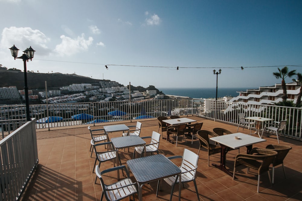 Servatur Montebello — Restaurant & bars in Puerto Rico, Canary Islands