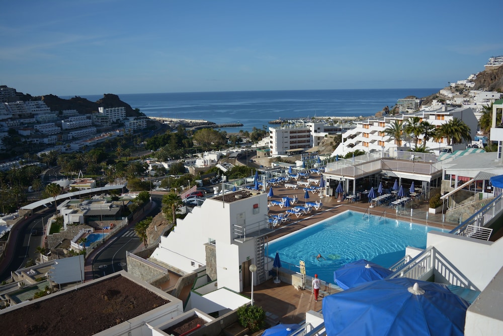 Servatur Montebello — Swimming pool in Puerto Rico, Canary Islands