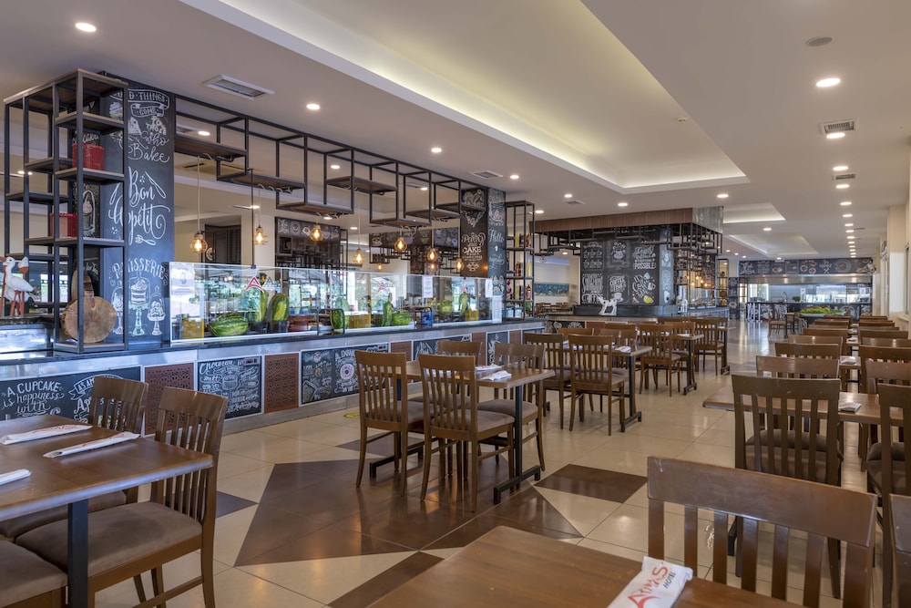 Armas Green Fugla Beach - All Inclusive — Restaurant & bars in Alanya