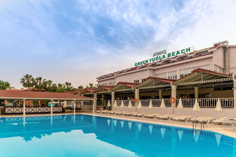 Armas Green Fugla Beach - All Inclusive — Hotel building in Alanya
