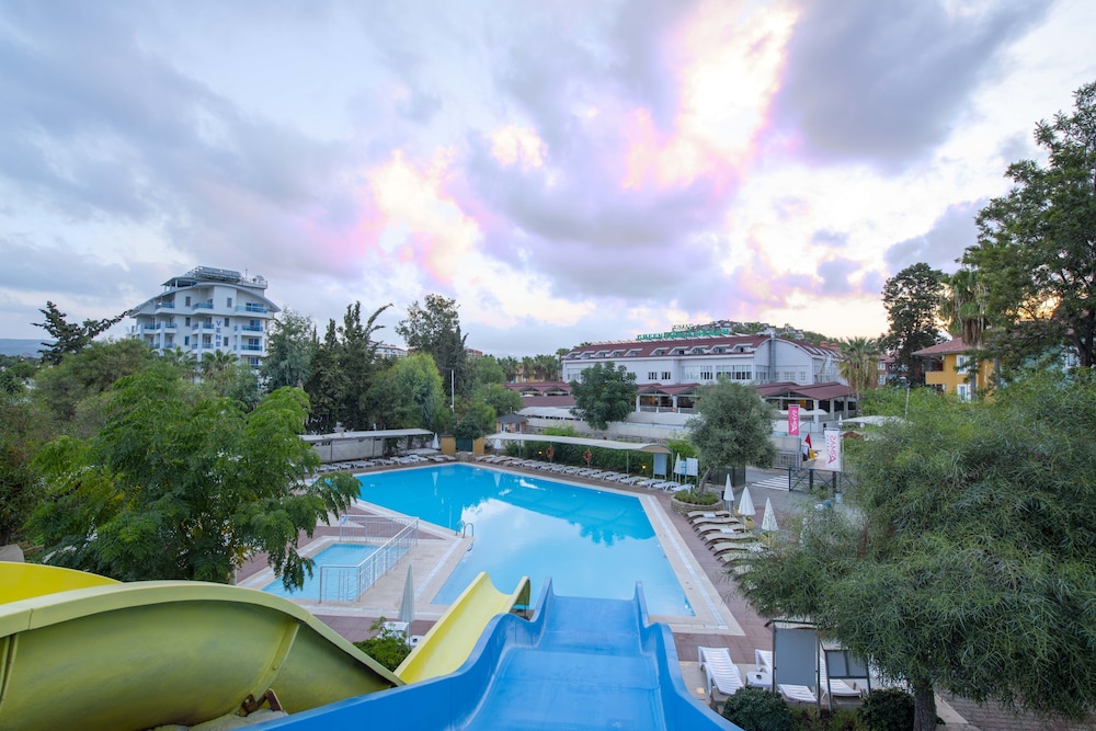 Armas Green Fugla Beach - All Inclusive — Swimming pool in Alanya