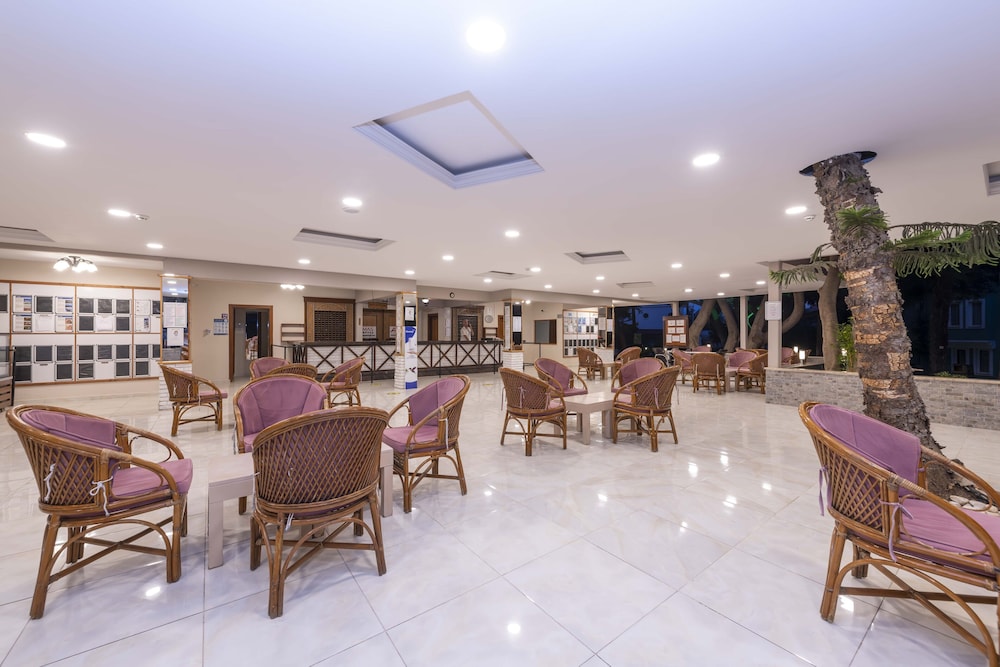 Armas Green Fugla Beach - All Inclusive — Hotel building in Alanya