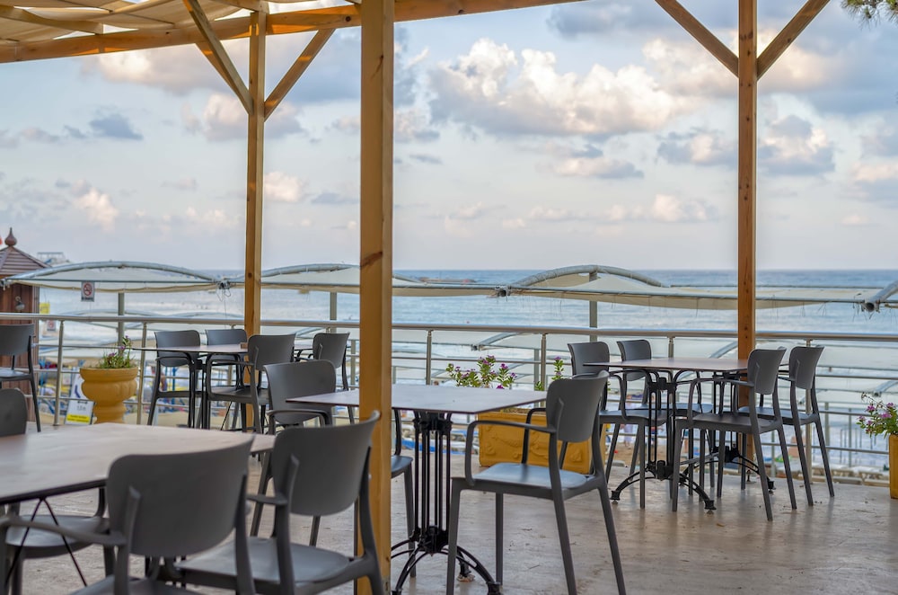 Armas Green Fugla Beach - All Inclusive — Restaurant & bars in Alanya