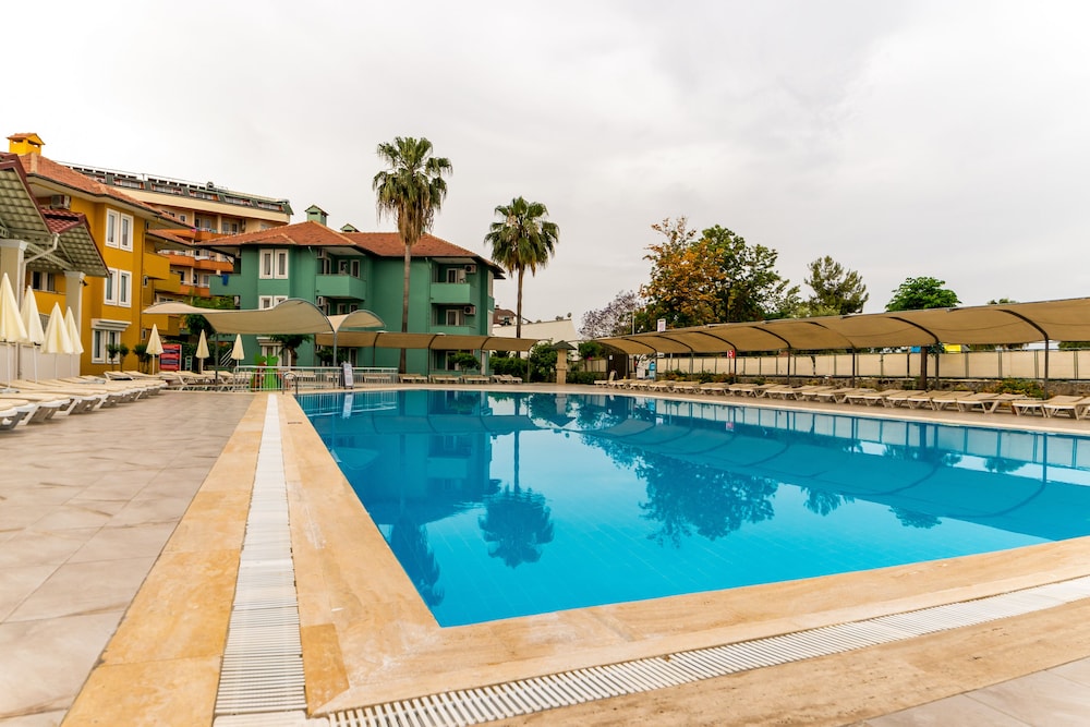 Armas Green Fugla Beach - All Inclusive — Swimming pool in Alanya
